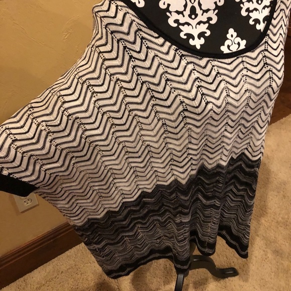 BCBGMAXAZRIA Knit Top - Picture 2 of 3